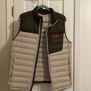 Mountain Hardwear vest Size Medium